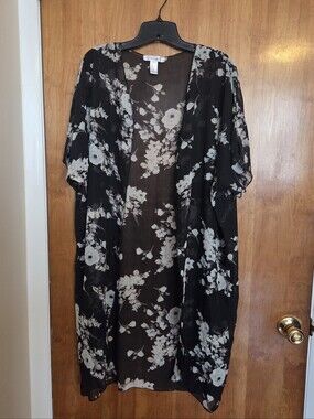 Revamped Black Floral Sheer Kimono